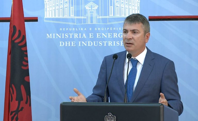 Damian Gjiknuri paraqitet në SPAK, prej dy orësh ish-ministri i Energjisë në Prokurorinë e Posaçme