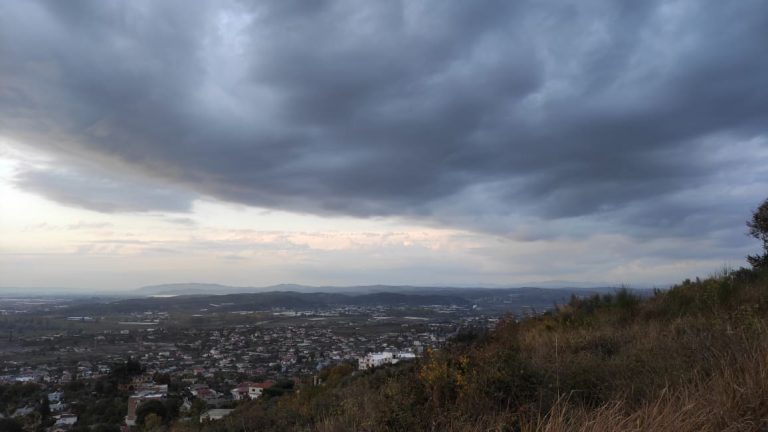 Vranësira dhe shi, parashikimi i motit për sot