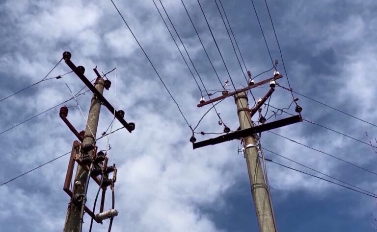 OSHEE njofton ndërprerje energjie në disa zona të Tiranës