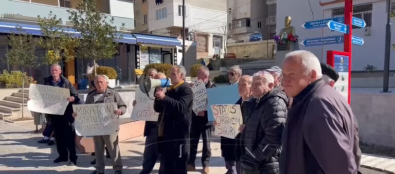 Bulqizë, pas shumë vitesh zhvillohet protestë, minatorët kërkojnë miratimin e statusit